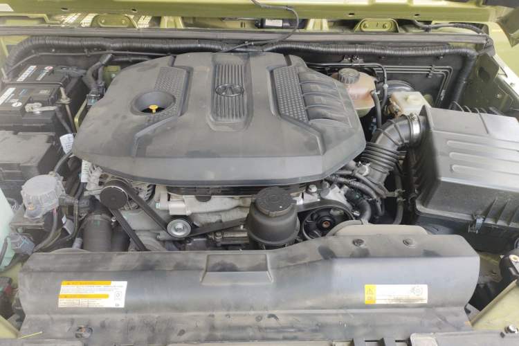 Used BAIC Off-Road BJ40 2017 40L 2.3T Automatic All-Wheel Drive Ring of the Tower Champion Edition Engine Bay