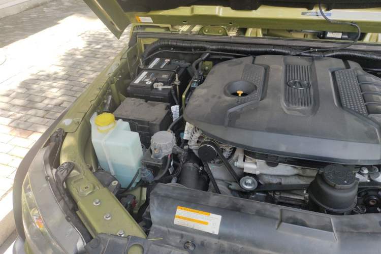 Used BAIC Off-Road BJ40 2017 40L 2.3T Automatic All-Wheel Drive Ring of the Tower Champion Edition Engine Bay Right