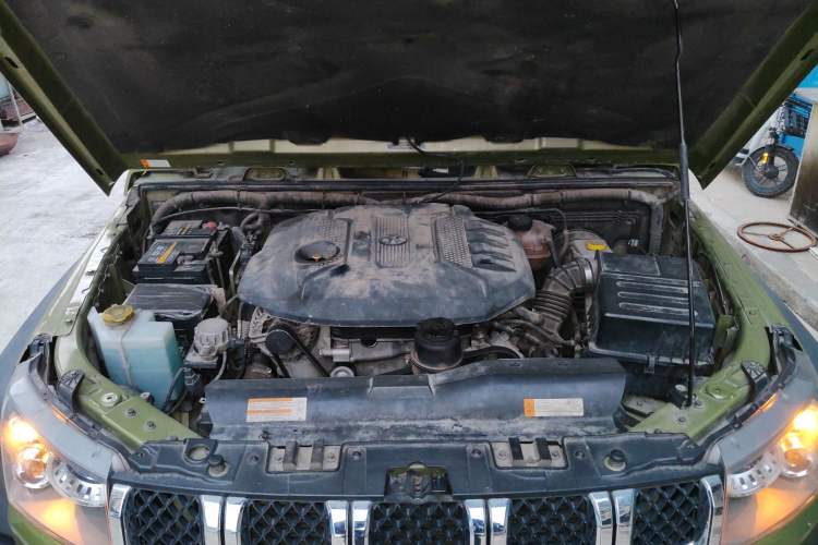 Used BAIC Off-Road BJ40 2017 40L 2.3T Automatic All-Wheel Drive Ring of the Tower Champion Edition Engine Bay