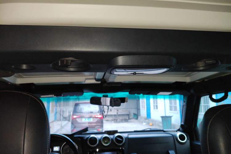 Used BAIC Off-Road BJ40 2017 40L 2.3T Automatic All-Wheel Drive Ring of the Tower Champion Edition Headliner