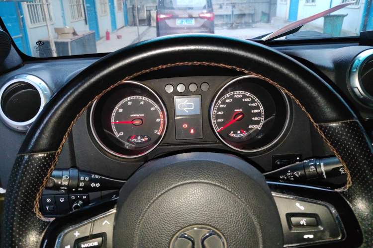 Used BAIC Off-Road BJ40 2017 40L 2.3T Automatic All-Wheel Drive Ring of the Tower Champion Edition Instrument Cluster