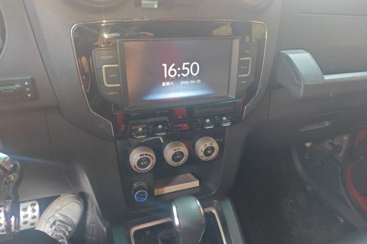 Used BAIC Off-Road BJ40 2017 40L 2.3T Automatic All-Wheel Drive Ring of the Tower Champion Edition Audio And AC Panel