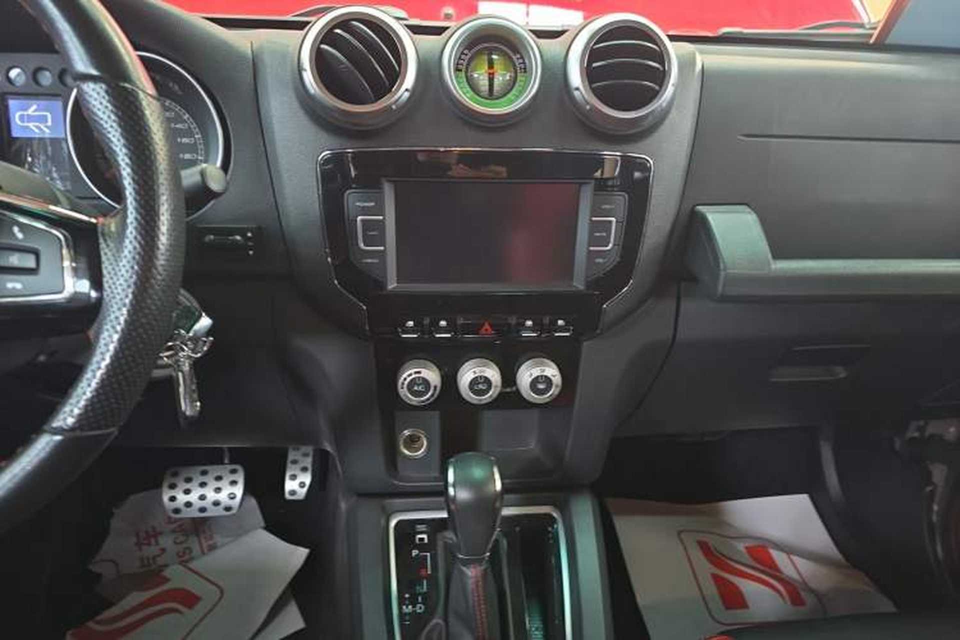 Used BAIC Off-Road BJ40 2017 40L 2.3T Automatic All-Wheel Drive Ring of the Tower Champion Edition Audio And AC Panel