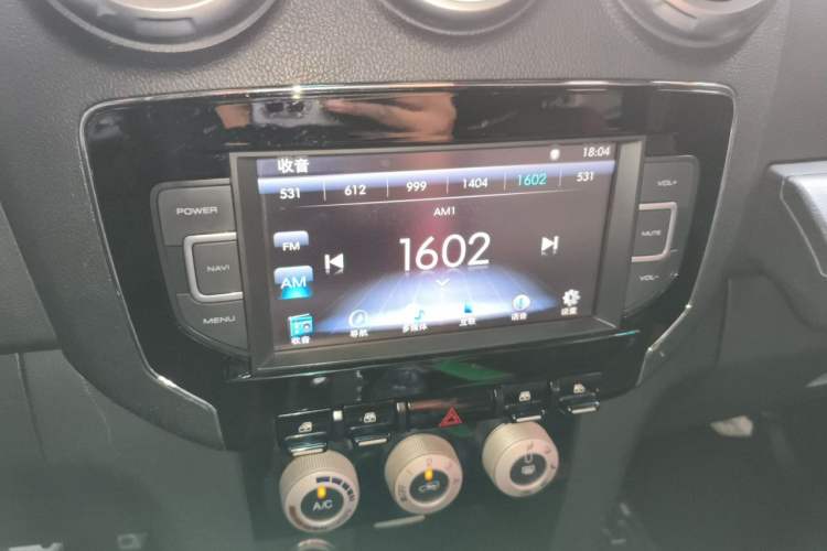 Used BAIC Off-Road BJ40 2017 40L 2.3T Automatic All-Wheel Drive Ring of the Tower Champion Edition Audio And AC Panel