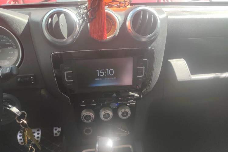 Used BAIC Off-Road BJ40 2017 40L 2.3T Automatic All-Wheel Drive Ring of the Tower Champion Edition Audio And AC Panel