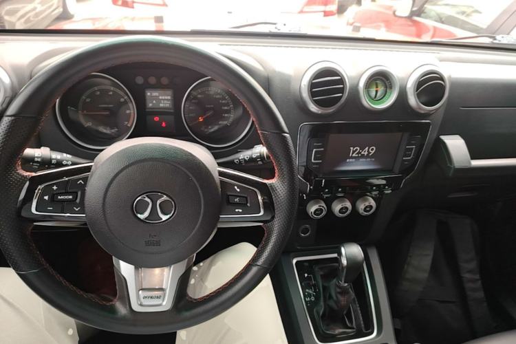 Used BAIC Off-Road BJ40 2017 40L 2.3T Automatic All-Wheel Drive Ring of the Tower Champion Edition Center Console