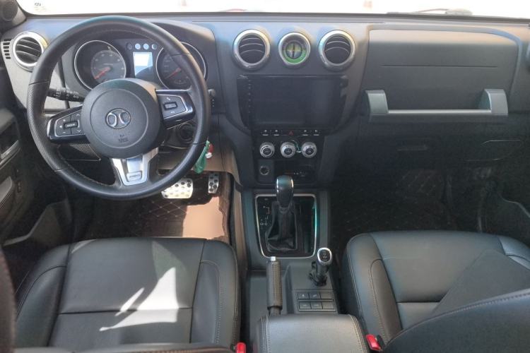 Used BAIC Off-Road BJ40 2017 40L 2.3T Automatic All-Wheel Drive Ring of the Tower Champion Edition Center Console