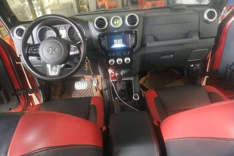 Used BAIC Off-Road BJ40 2017 40L 2.3T Automatic All-Wheel Drive Ring of the Tower Champion Edition Center Console