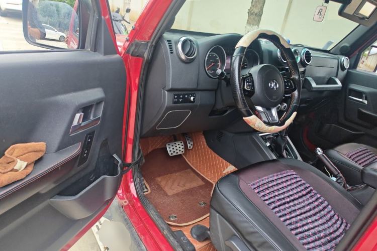 Used BAIC Off-Road BJ40 2017 40L 2.3T Automatic All-Wheel Drive Ring of the Tower Champion Edition Driver Seat