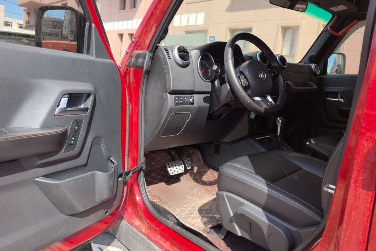 Used BAIC Off-Road BJ40 2017 40L 2.3T Automatic All-Wheel Drive Ring of the Tower Champion Edition Driver Seat