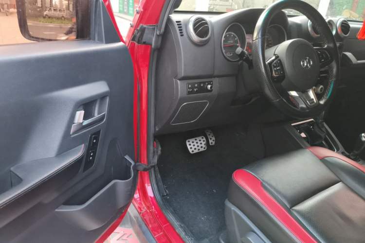 Used BAIC Off-Road BJ40 2017 40L 2.3T Automatic All-Wheel Drive Ring of the Tower Champion Edition Driver Seat