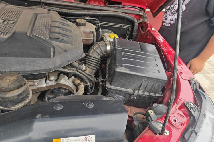 Used BAIC Off-Road BJ40 2017 40L 2.3T Automatic All-Wheel Drive Ring of the Tower Champion Edition Engine Bay Left