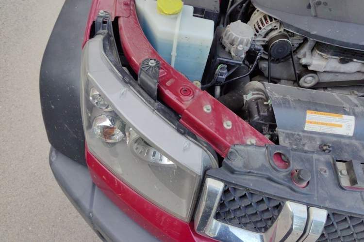 Used BAIC Off-Road BJ40 2017 40L 2.3T Automatic All-Wheel Drive Ring of the Tower Champion Edition Engine Bay Right