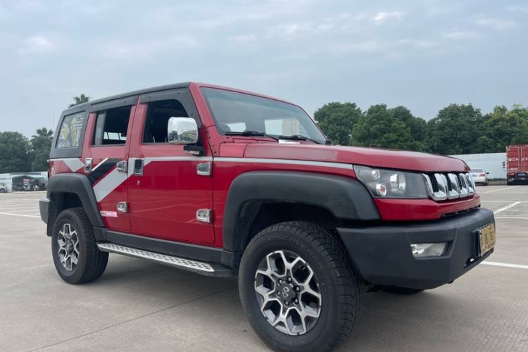 Used BAIC Off-Road BJ40 2017 40L 2.3T Automatic All-Wheel Drive Ring of the Tower Champion Edition Exterior 2