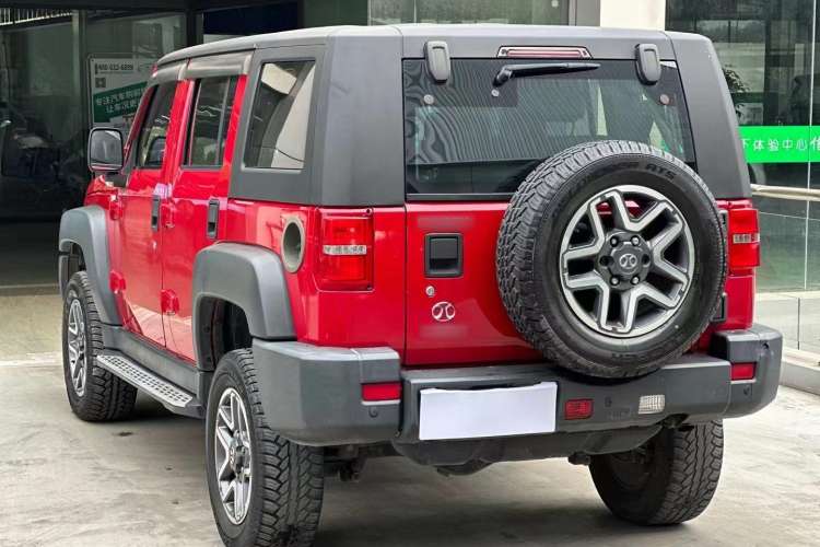 Used BAIC Off-Road BJ40 2017 40L 2.3T Automatic All-Wheel Drive Ring of the Tower Champion Edition Exterior 3
