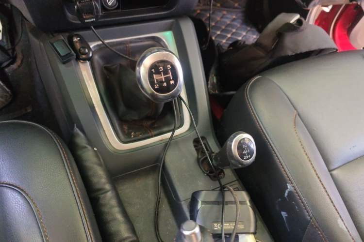 Used BAIC Off-Road BJ40 2017 40L 2.3T Manual Four-Wheel Drive Ring of the Tower Champion Edition Gear Lever
