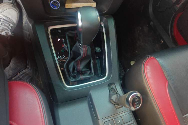 Used BAIC Off-Road BJ40 2017 40L 2.3T Automatic All-Wheel Drive Ring of the Tower Champion Edition Gear Lever