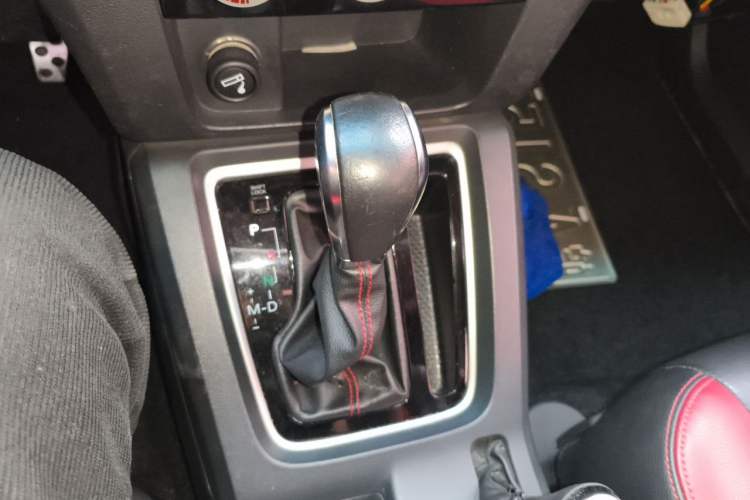 Used BAIC Off-Road BJ40 2017 40L 2.3T Automatic All-Wheel Drive Ring of the Tower Champion Edition Gear Lever