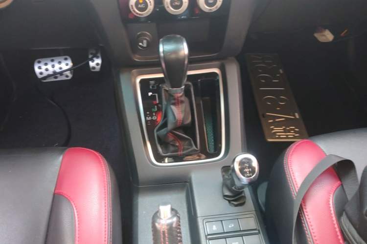 Used BAIC Off-Road BJ40 2017 40L 2.3T Automatic All-Wheel Drive Ring of the Tower Champion Edition Gear Lever