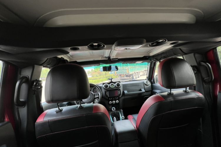Used BAIC Off-Road BJ40 2017 40L 2.3T Manual Four-Wheel Drive Ring of the Tower Champion Edition Headliner