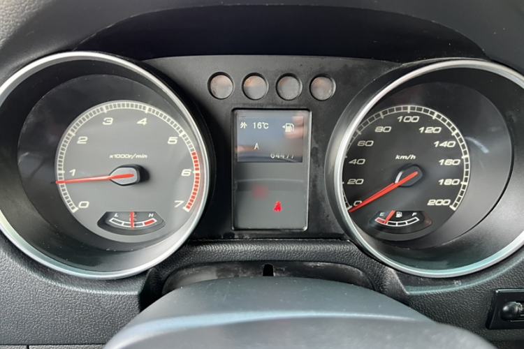Used BAIC Off-Road BJ40 2017 40L 2.3T Manual Four-Wheel Drive Ring of the Tower Champion Edition Instrument Cluster