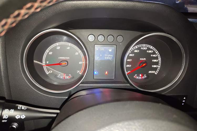 Used BAIC Off-Road BJ40 2017 40L 2.3T Automatic All-Wheel Drive Ring of the Tower Champion Edition Instrument Cluster