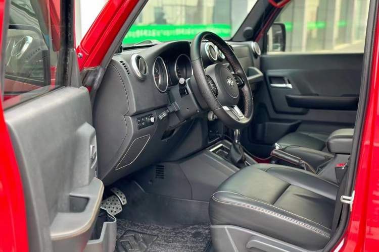 Used BAIC Off-Road BJ40 2017 40L 2.3T Automatic All-Wheel Drive Ring of the Tower Champion Edition Interior 1