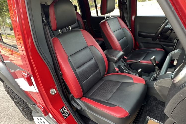 Used BAIC Off-Road BJ40 2017 40L 2.3T Manual Four-Wheel Drive Ring of the Tower Champion Edition Interior 1