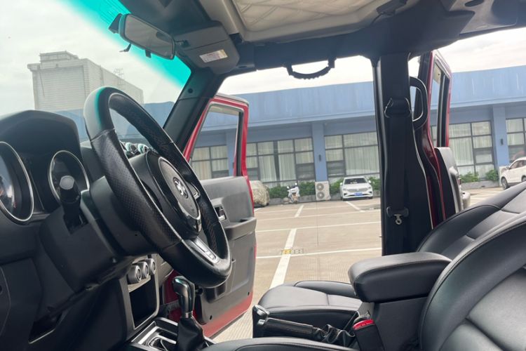 Used BAIC Off-Road BJ40 2017 40L 2.3T Automatic All-Wheel Drive Ring of the Tower Champion Edition Interior 3