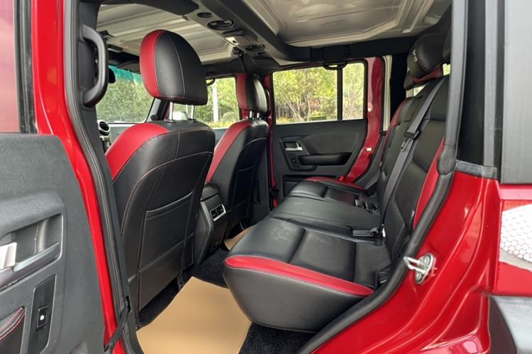 Used BAIC Off-Road BJ40 2017 40L 2.3T Manual Four-Wheel Drive Ring of the Tower Champion Edition Interior 3