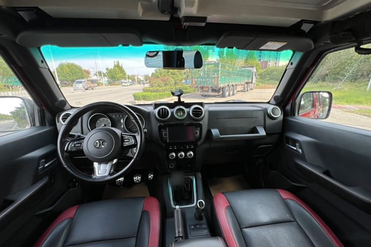 Used BAIC Off-Road BJ40 2017 40L 2.3T Manual Four-Wheel Drive Ring of the Tower Champion Edition Interior 6