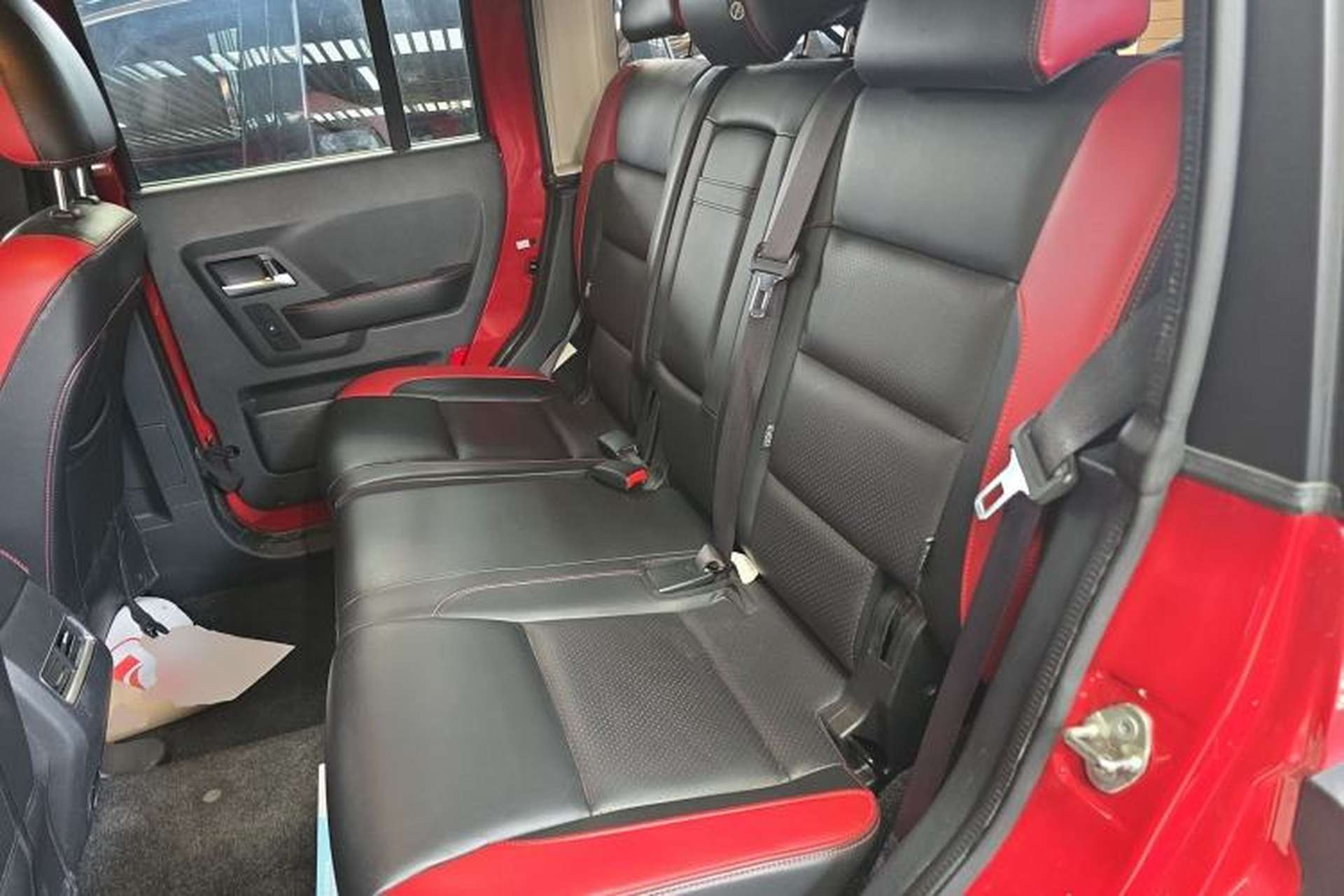 Used BAIC Off-Road BJ40 2017 40L 2.3T Automatic All-Wheel Drive Ring of the Tower Champion Edition Left Rear Seat