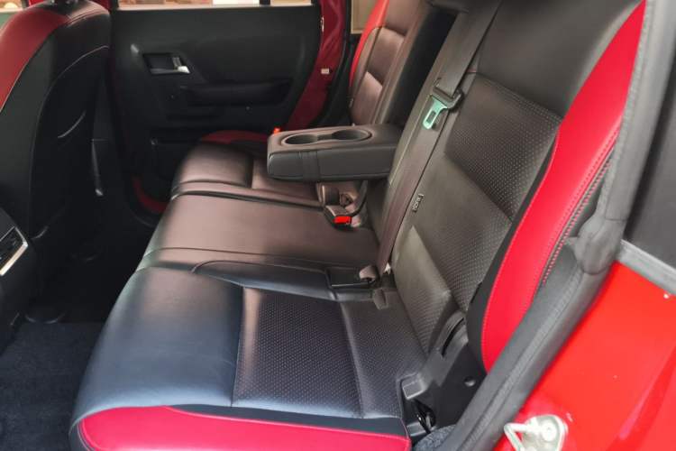 Used BAIC Off-Road BJ40 2017 40L 2.3T Automatic All-Wheel Drive Ring of the Tower Champion Edition Left Rear Seat