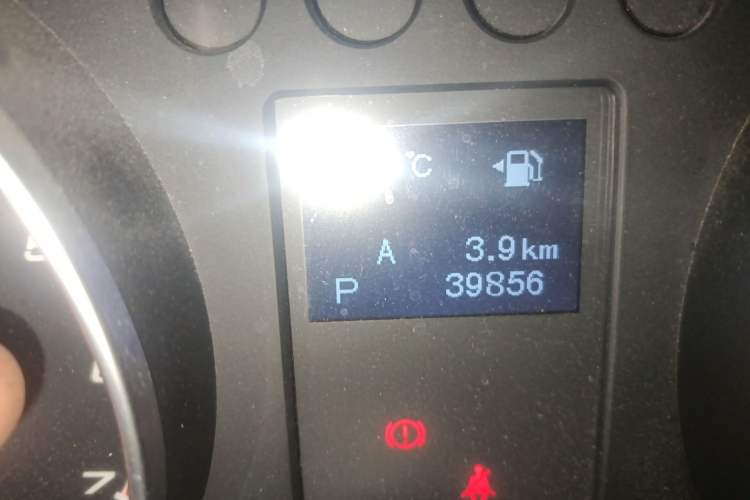 Used BAIC Off-Road BJ40 2017 40L 2.3T Automatic All-Wheel Drive Ring of the Tower Champion Edition Odometer Close Up
