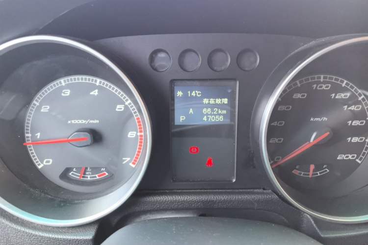 Used BAIC Off-Road BJ40 2017 40L 2.3T Automatic All-Wheel Drive Ring of the Tower Champion Edition Odometer Close Up