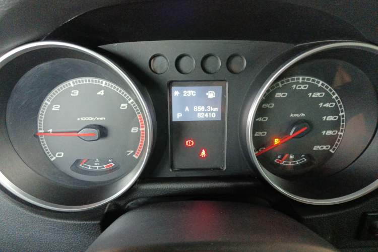 Used BAIC Off-Road BJ40 2017 40L 2.3T Automatic All-Wheel Drive Ring of the Tower Champion Edition Odometer Close Up