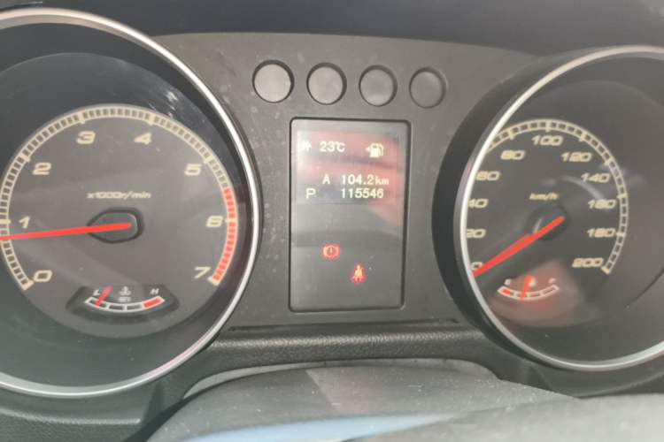 Used BAIC Off-Road BJ40 2017 40L 2.3T Automatic All-Wheel Drive Ring of the Tower Champion Edition Odometer Close Up