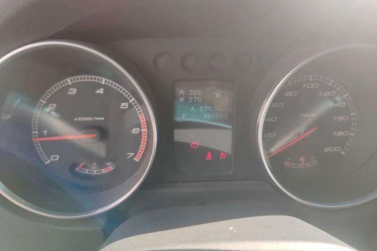 Used BAIC Off-Road BJ40 2017 40L 2.3T Automatic All-Wheel Drive Ring of the Tower Champion Edition Odometer Close Up