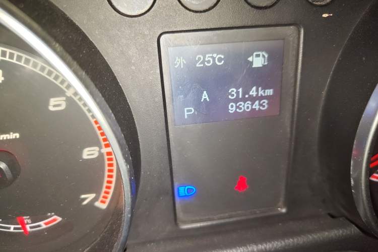 Used BAIC Off-Road BJ40 2017 40L 2.3T Automatic All-Wheel Drive Ring of the Tower Champion Edition Odometer Close Up