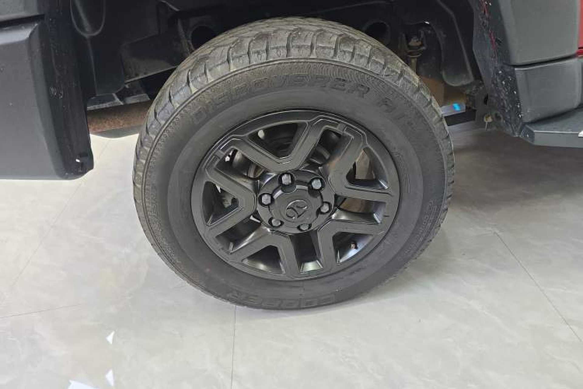 Used BAIC Off-Road BJ40 2017 40L 2.3T Automatic All-Wheel Drive Ring of the Tower Champion Edition Right Rear Wheel Hub