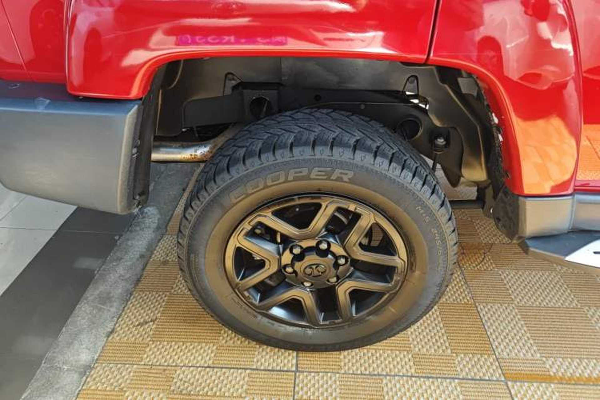 Used BAIC Off-Road BJ40 2017 40L 2.3T Automatic All-Wheel Drive Ring of the Tower Champion Edition Right Rear Wheel Hub