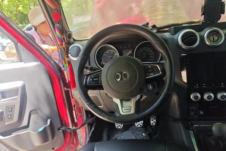 Used BAIC Off-Road BJ40 2017 40L 2.3T Manual Four-Wheel Drive Ring of the Tower Champion Edition Steering Wheel