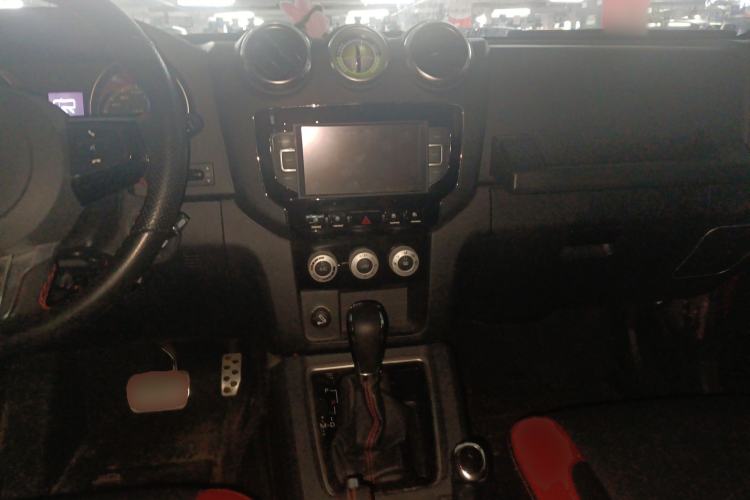 Used BAIC Off-Road BJ40 2017 40L 2.3T Automatic All-Wheel Drive Ring of the Tower Champion Edition Steering Wheel