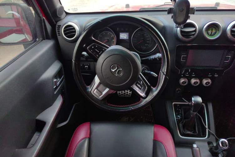 Used BAIC Off-Road BJ40 2017 40L 2.3T Automatic All-Wheel Drive Ring of the Tower Champion Edition Steering Wheel