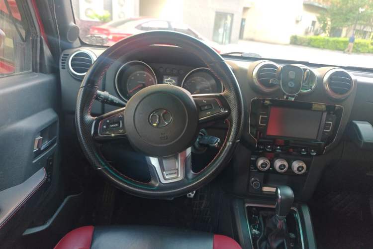 Used BAIC Off-Road BJ40 2017 40L 2.3T Automatic All-Wheel Drive Ring of the Tower Champion Edition Steering Wheel