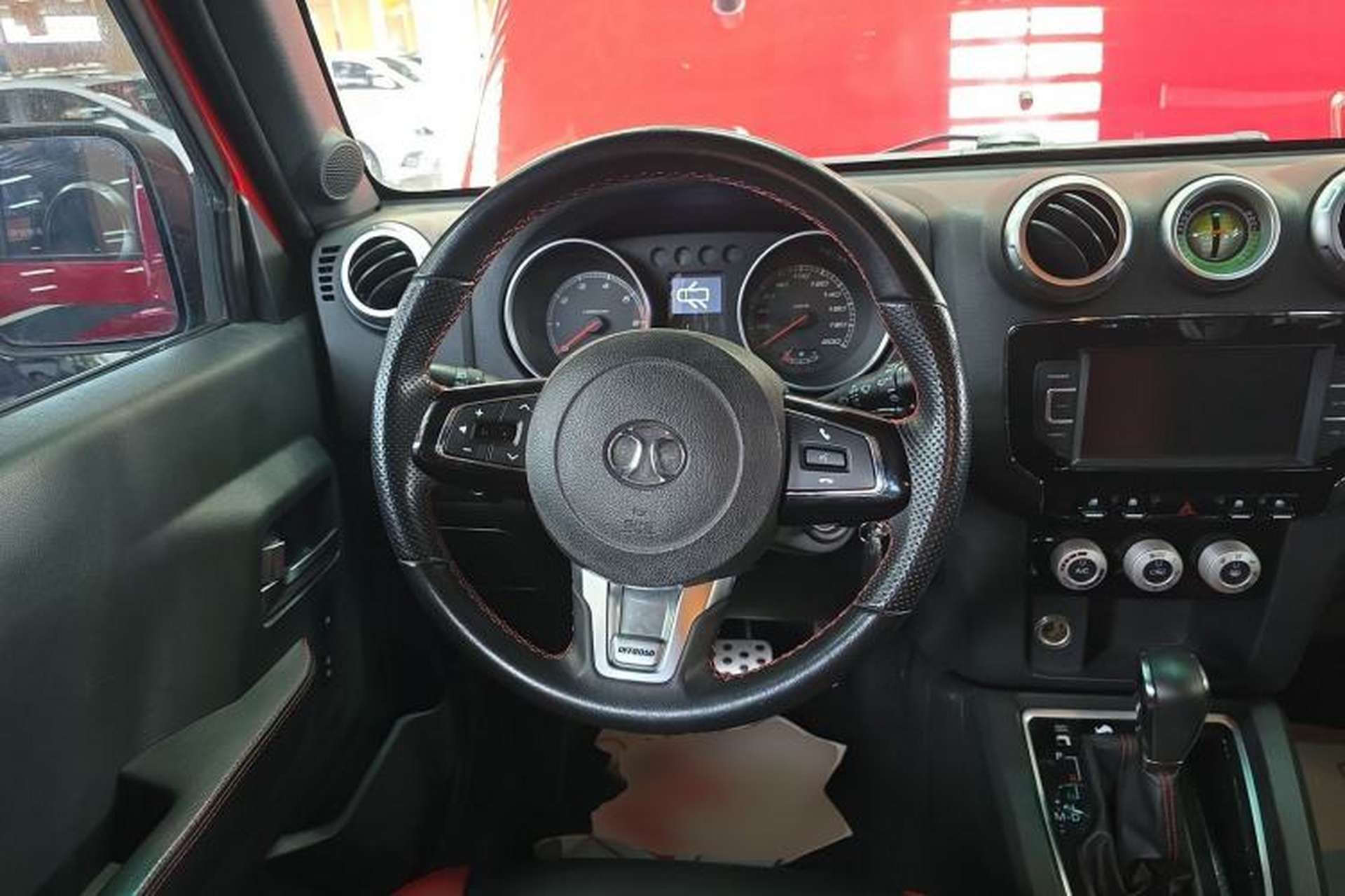 Used BAIC Off-Road BJ40 2017 40L 2.3T Automatic All-Wheel Drive Ring of the Tower Champion Edition Steering Wheel