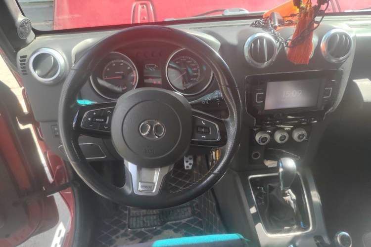 Used BAIC Off-Road BJ40 2017 40L 2.3T Automatic All-Wheel Drive Ring of the Tower Champion Edition Steering Wheel