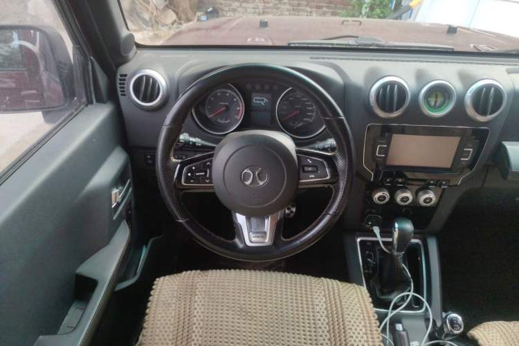 Used BAIC Off-Road BJ40 2017 40L 2.3T Automatic All-Wheel Drive Ring of the Tower Champion Edition Steering Wheel
