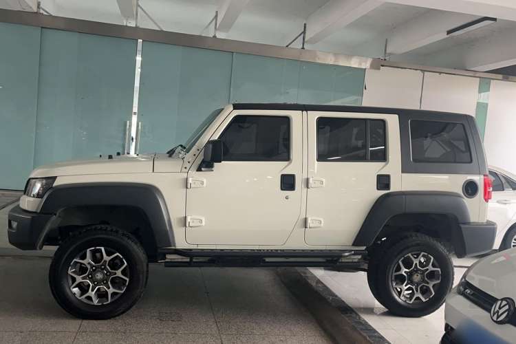 Used BAIC Off-Road BJ40 2017 40L 2.3T Automatic All-Wheel Drive Ring of the Tower Champion Edition Exterior 5