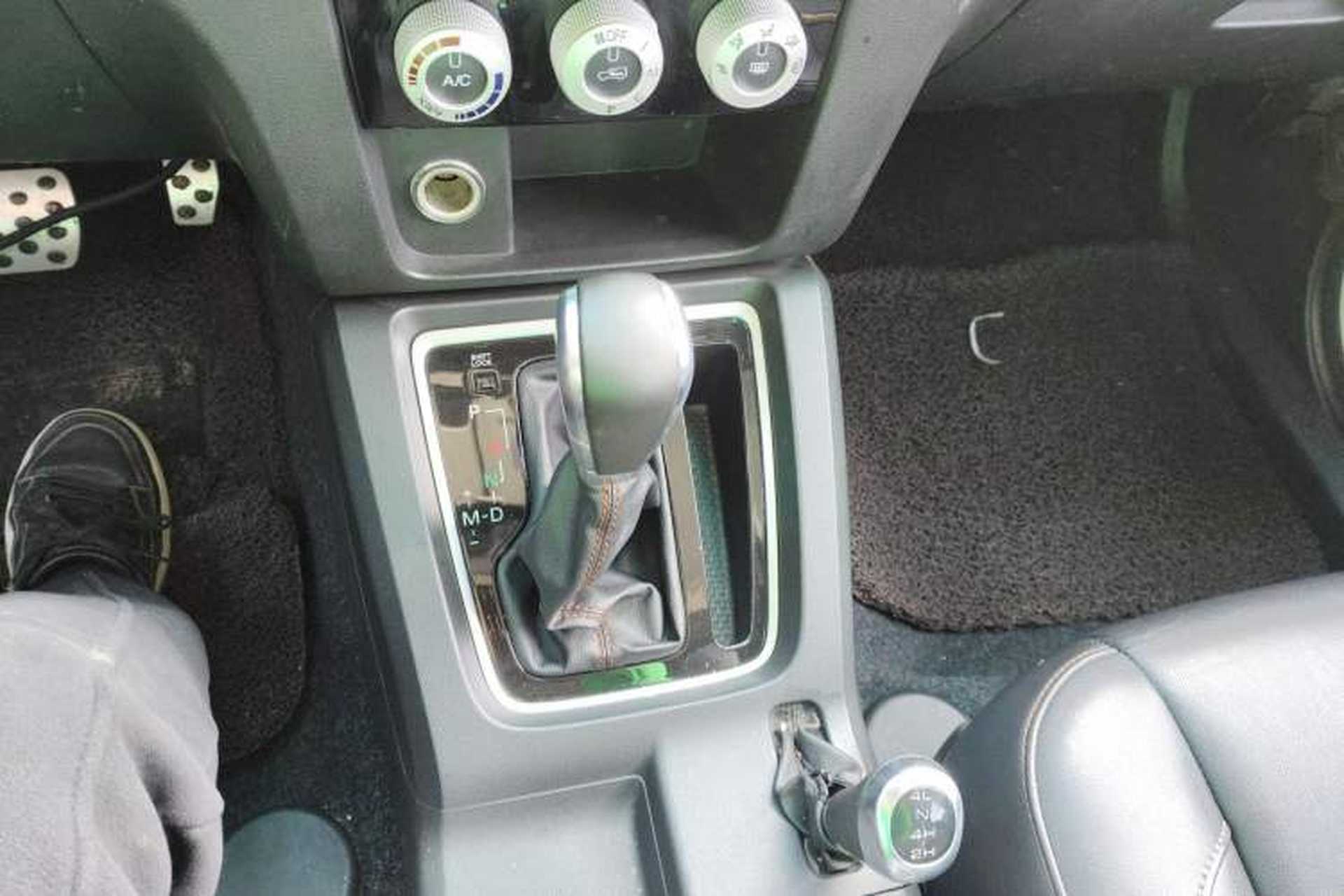 Used BAIC Off-Road BJ40 2017 40L 2.3T Automatic All-Wheel Drive Ring of the Tower Champion Edition Gear Lever
